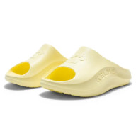 Шлепанцы KELME Men's Slippers Yellow - Шлепанцы KELME Men's Slippers Yellow